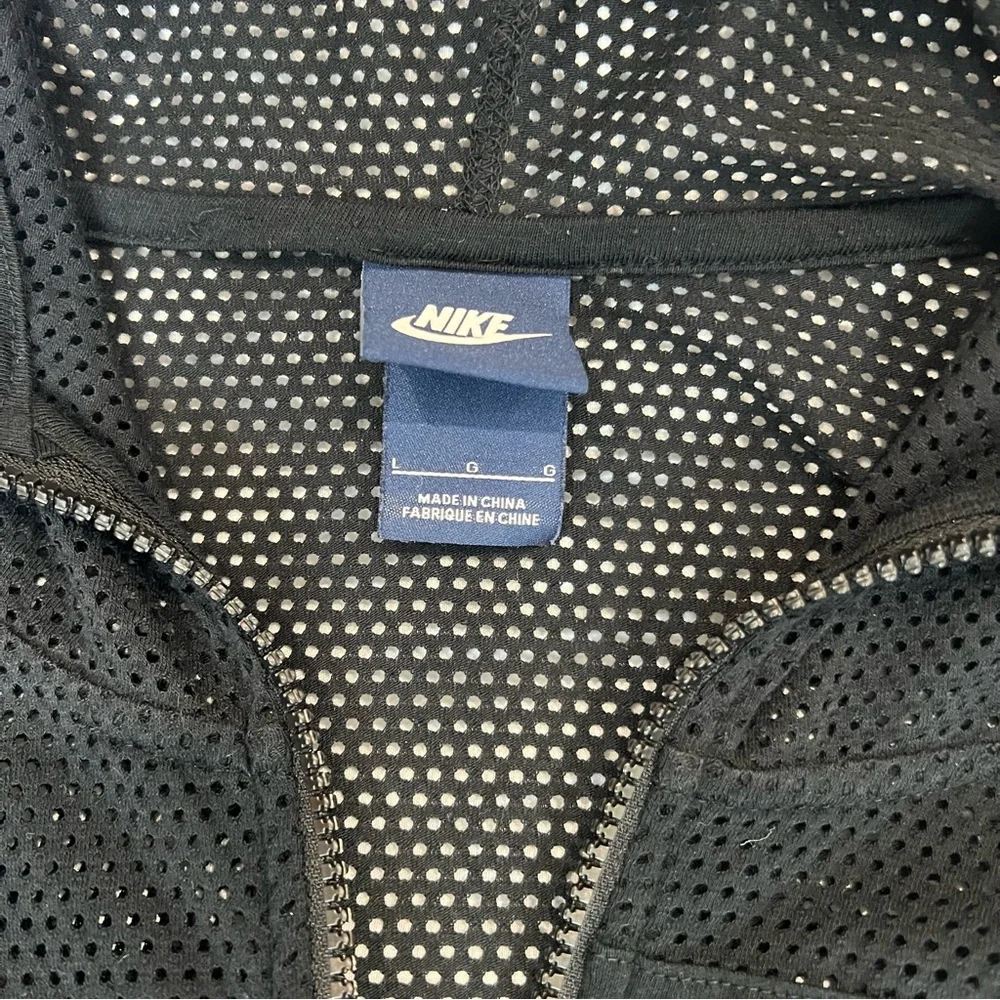 Nike Black Mesh Hoodie with White Logo on Chest Size L - Picture 5 of 7